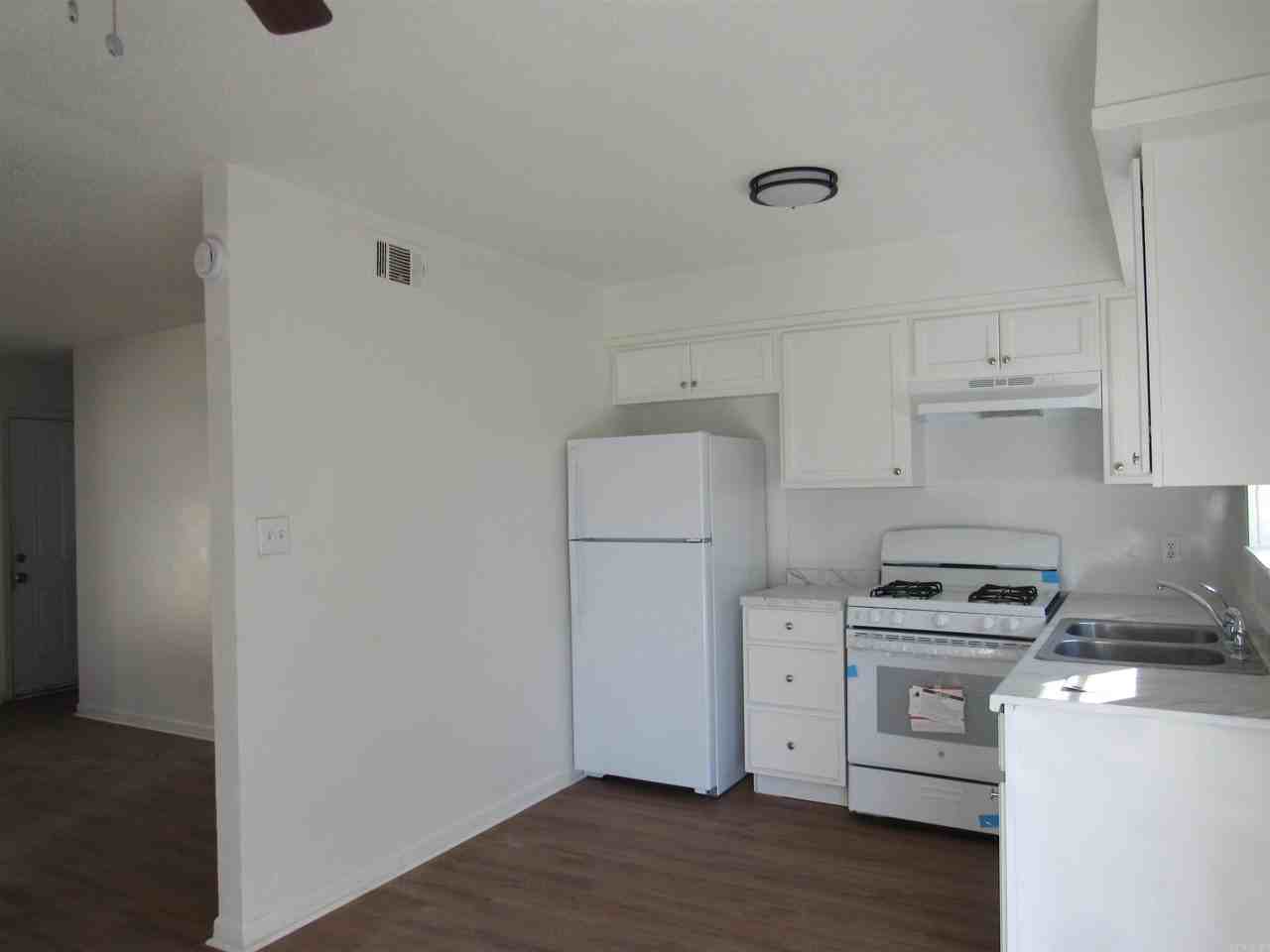 414 W 3rd St - Photo 5 of 13