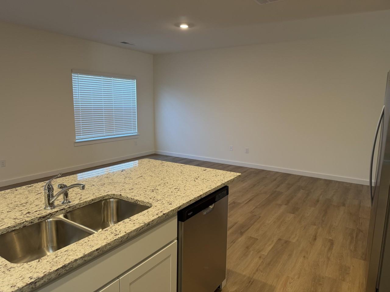 4204 Belcourt Ln Ne - Photo 5 of 13