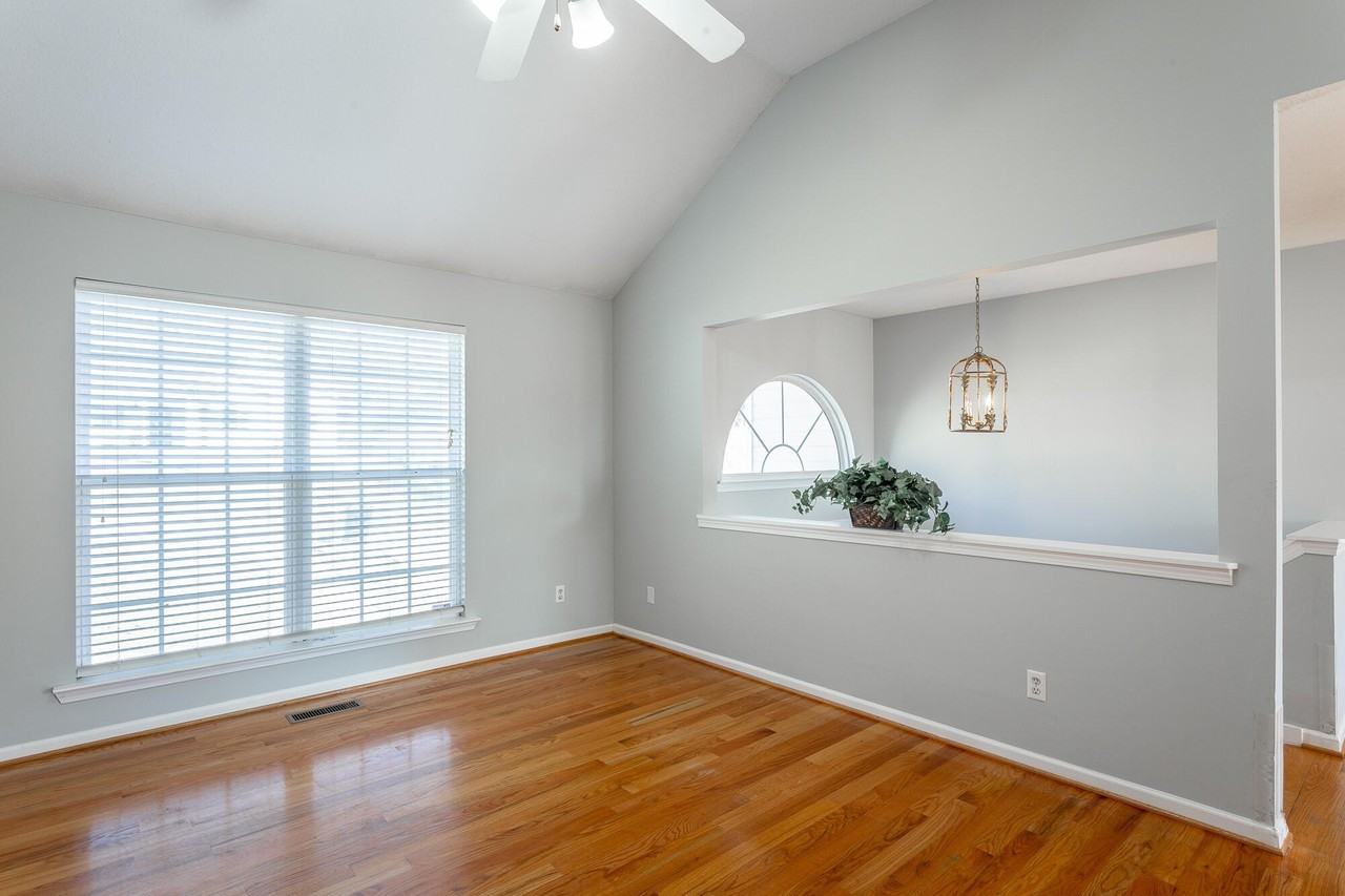 946 Fuller Glen Cir - Photo 4 of 31