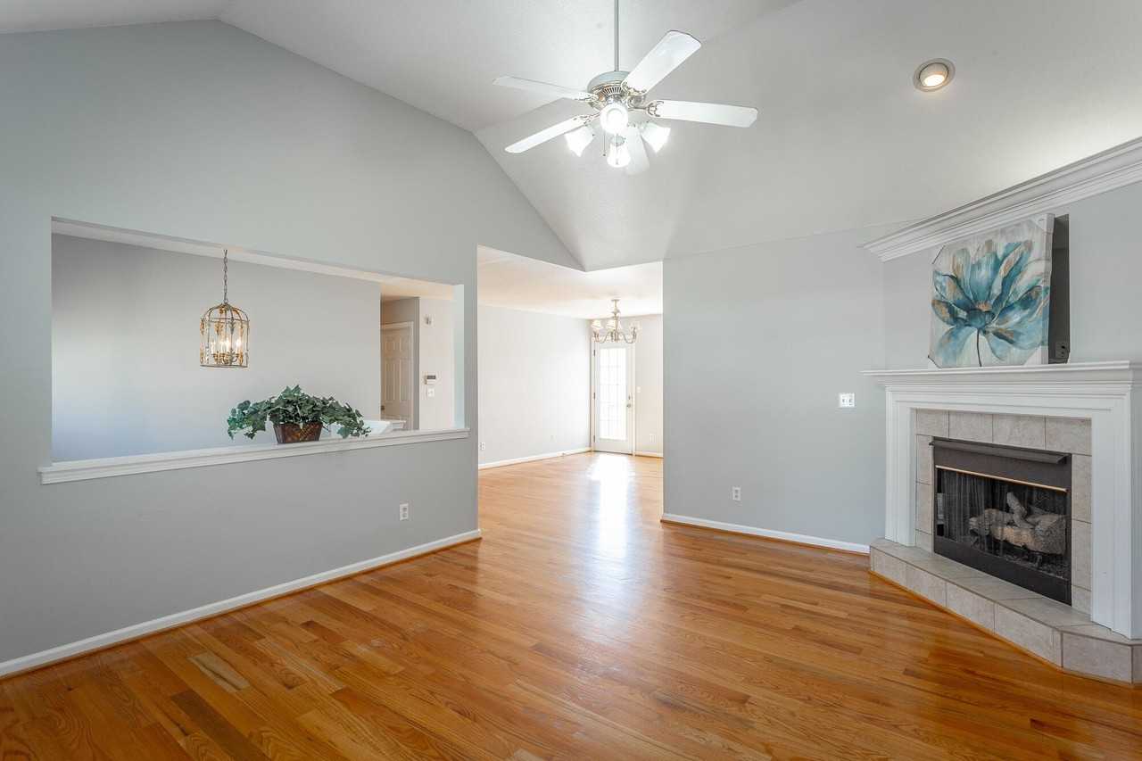 946 Fuller Glen Cir - Photo 5 of 31