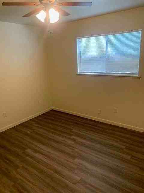 5049 Meandering Ln Apt C #C - Photo 6 of 8