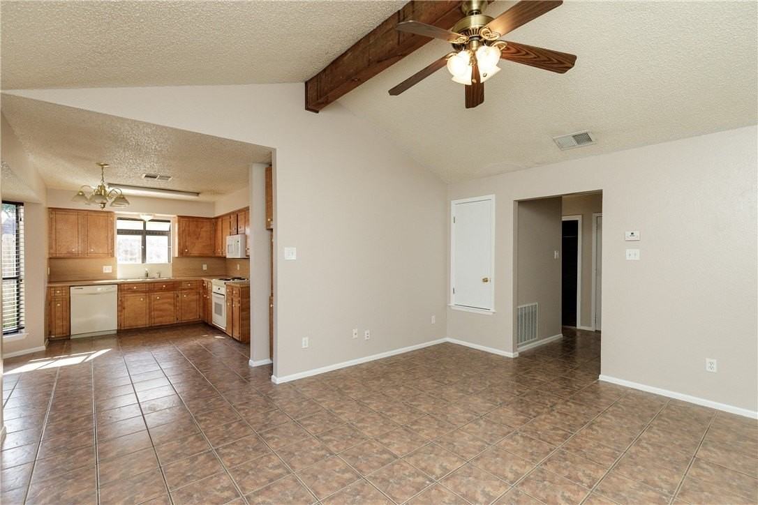 2538 Allencrest Dr - Photo 5 of 27