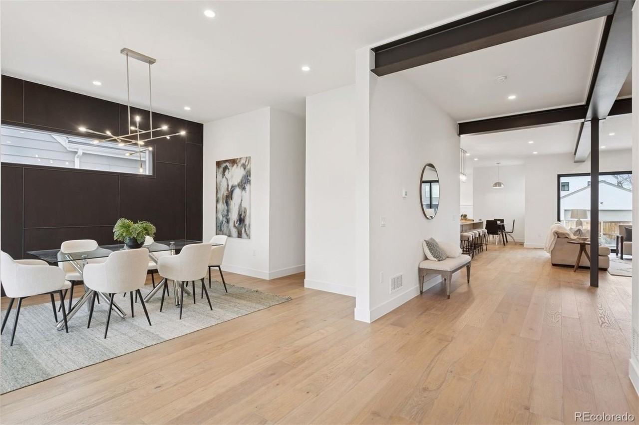 1117 S Madison St - Photo 2 of 47