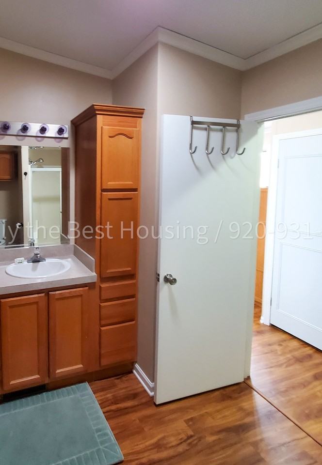 38 Apple Hill Dr #38 - Photo 4 of 10