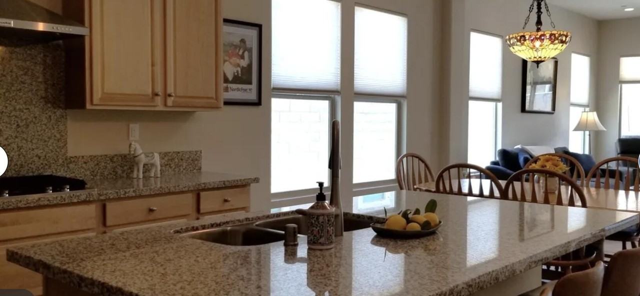 46 Vintage - Photo 4 of 21