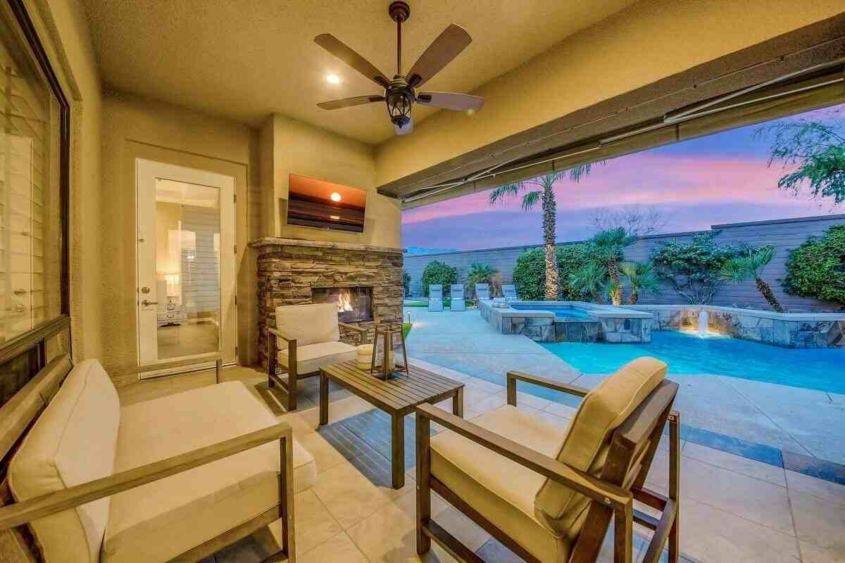 48749 Renewal St - Photo 3 of 38