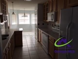 215 Sedgebrooke Dr - Photo 3 of 13