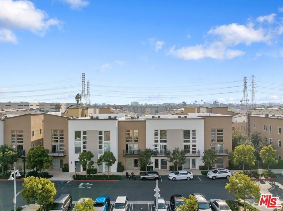 1558 W Artesia Sq Unit C #C - Photo 3 of 50