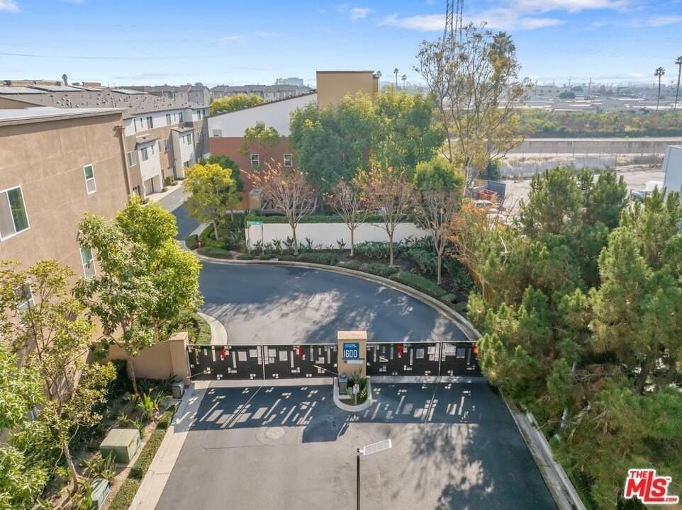 1558 W Artesia Sq Unit C #C - Photo 4 of 50