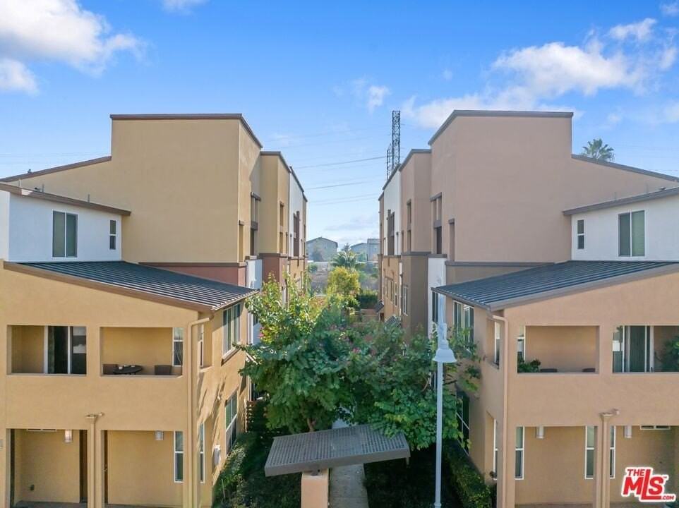 1558 W Artesia Sq Unit C #C - Photo 6 of 50