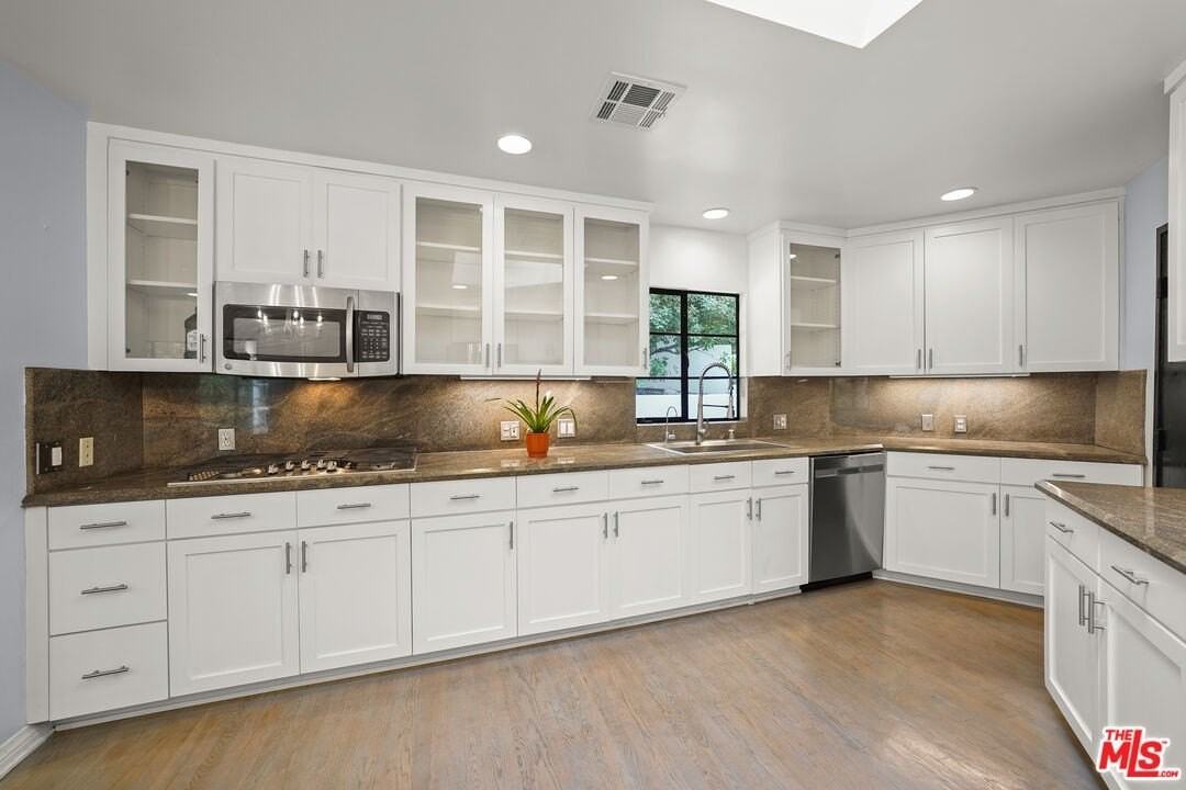 1581 Clear View Dr - Photo 7 of 15