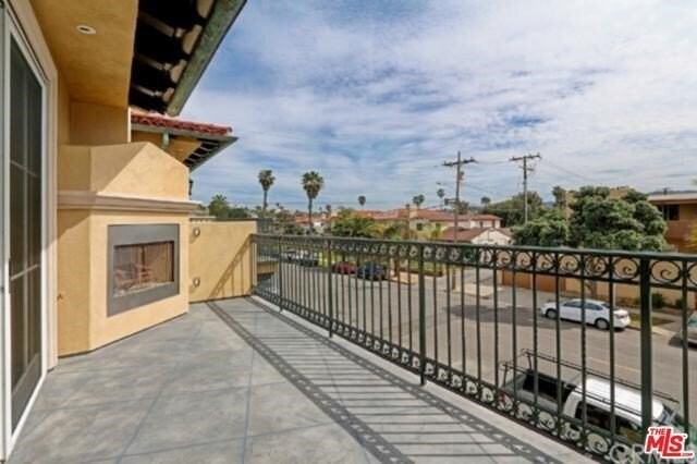 201 Avenue A #A - Photo 3 of 23