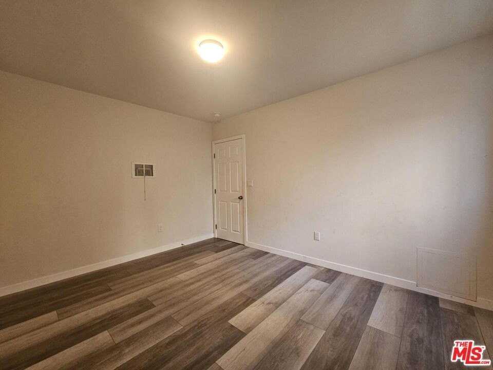 162 N Mariposa Ave - Photo 6 of 12