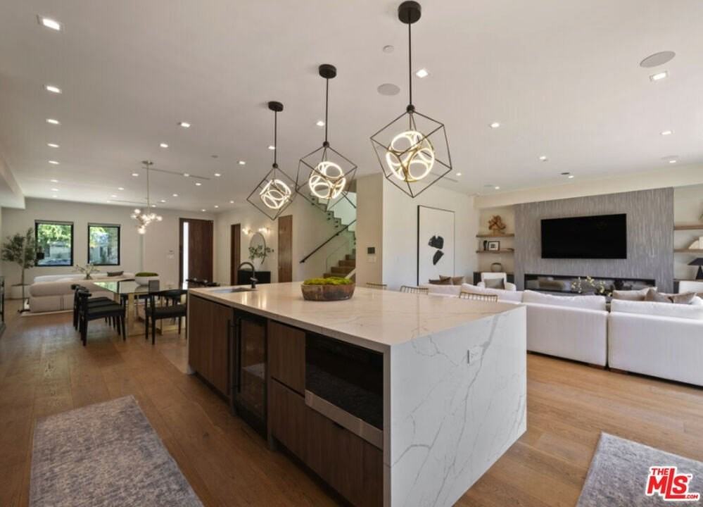 4299 Elmer Ave - Photo 6 of 32