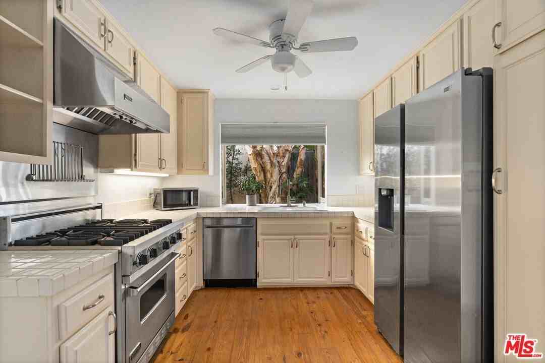 4324 Willow Glen St - Photo 6 of 19