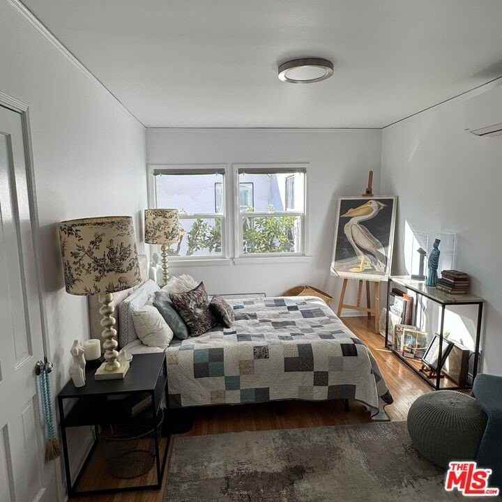 8036 Norton Ave - Photo 5 of 20