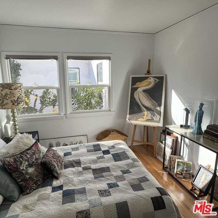 8036 Norton Ave - Photo 6 of 20