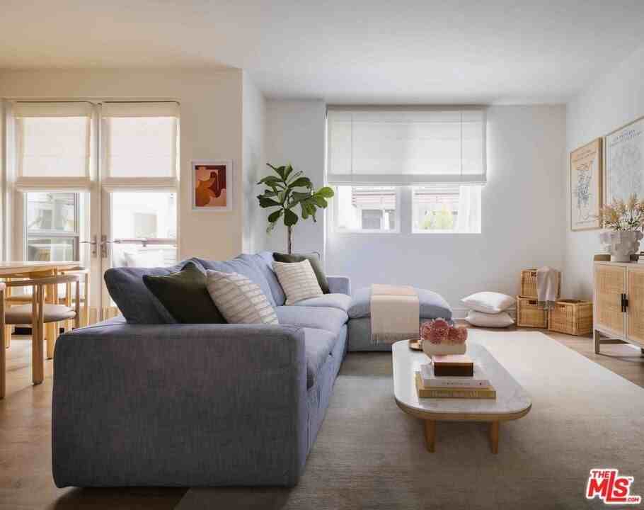 6030 Seabluff Dr Apt 315 #315 - Photo 2 of 6