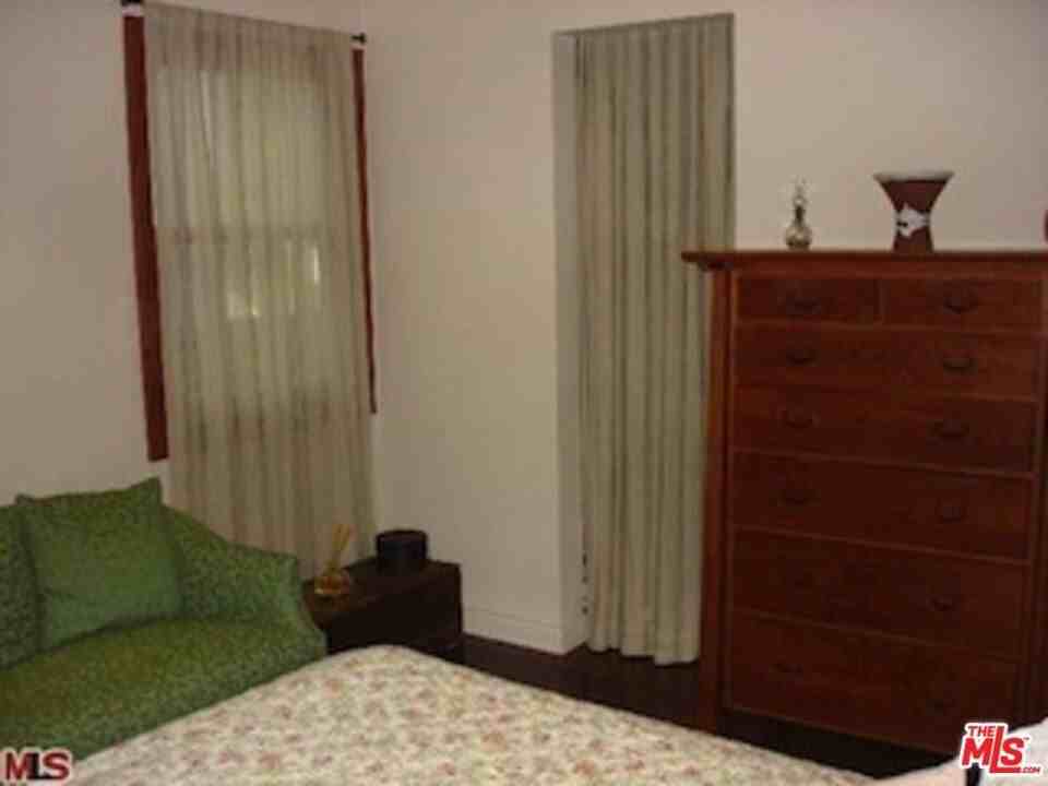 1203 1/2 Cabrillo Ave - Photo 5 of 13