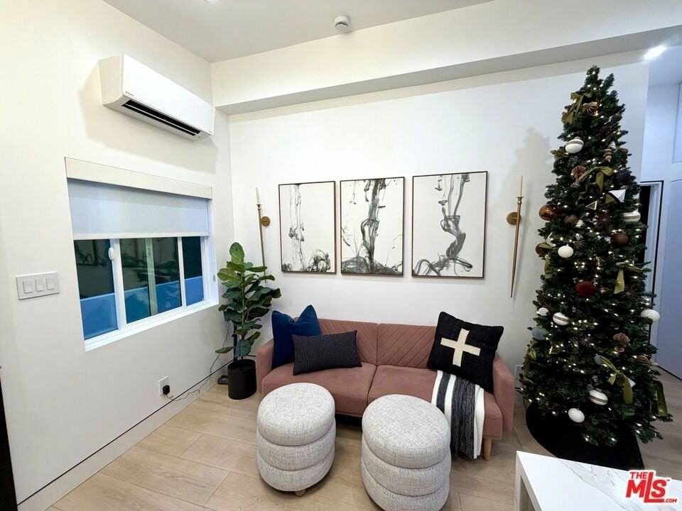 5561 1/2 El Canon Ave - Photo 4 of 29