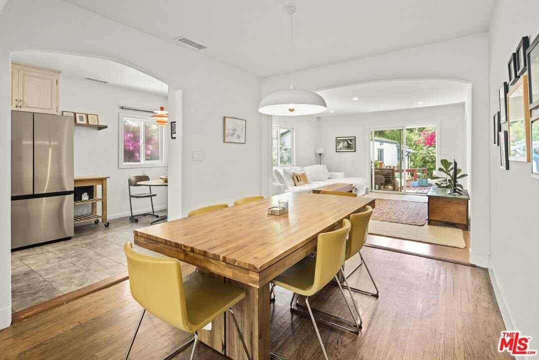 352 Hargrave St - Photo 5 of 23