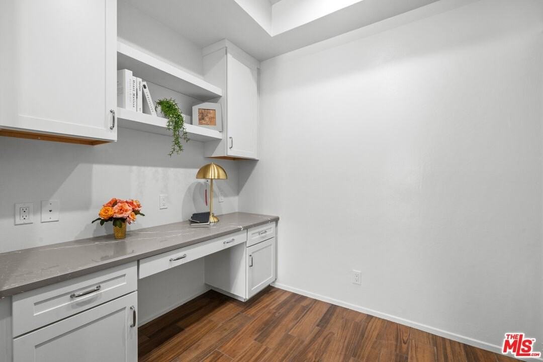 1167 Roxbury Dr Apt 301 #301 - Photo 6 of 23