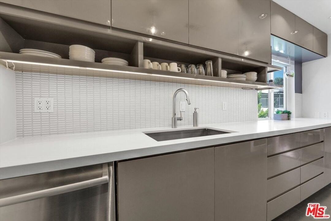 7949 Selma Ave Apt 21 #21 - Photo 7 of 24