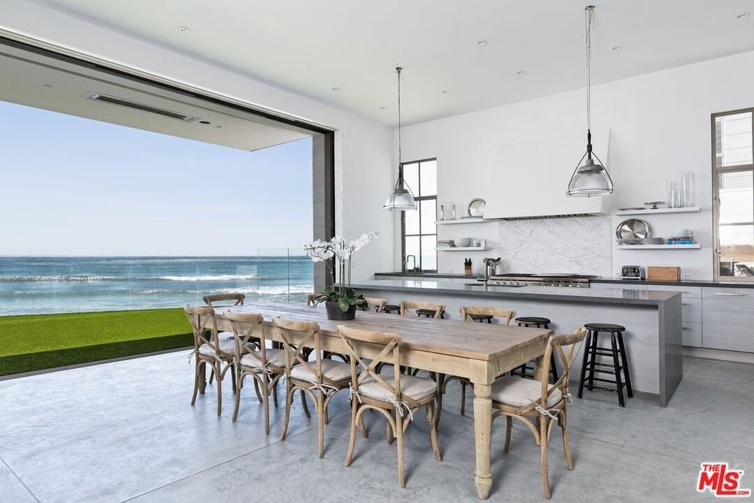 23956 Malibu Rd - Photo 2 of 26