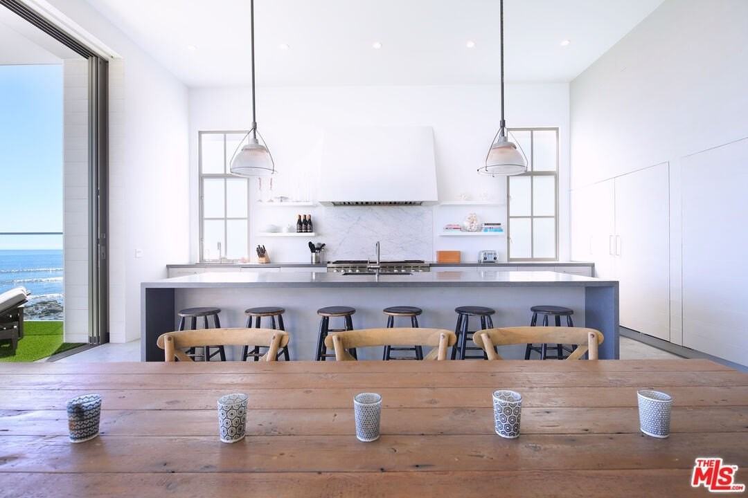 23956 Malibu Rd - Photo 6 of 26