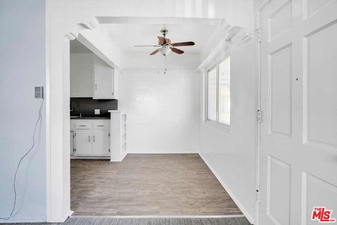 176 W Elmwood Ave - Photo 3 of 17