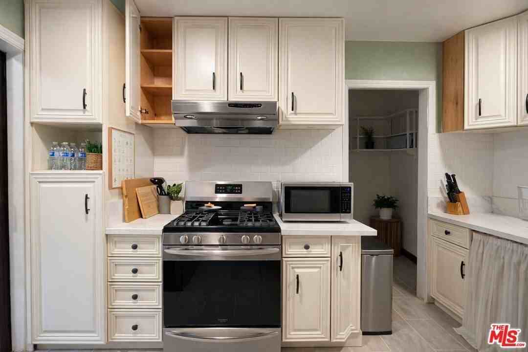 522 Westminster Ave - Photo 2 of 12