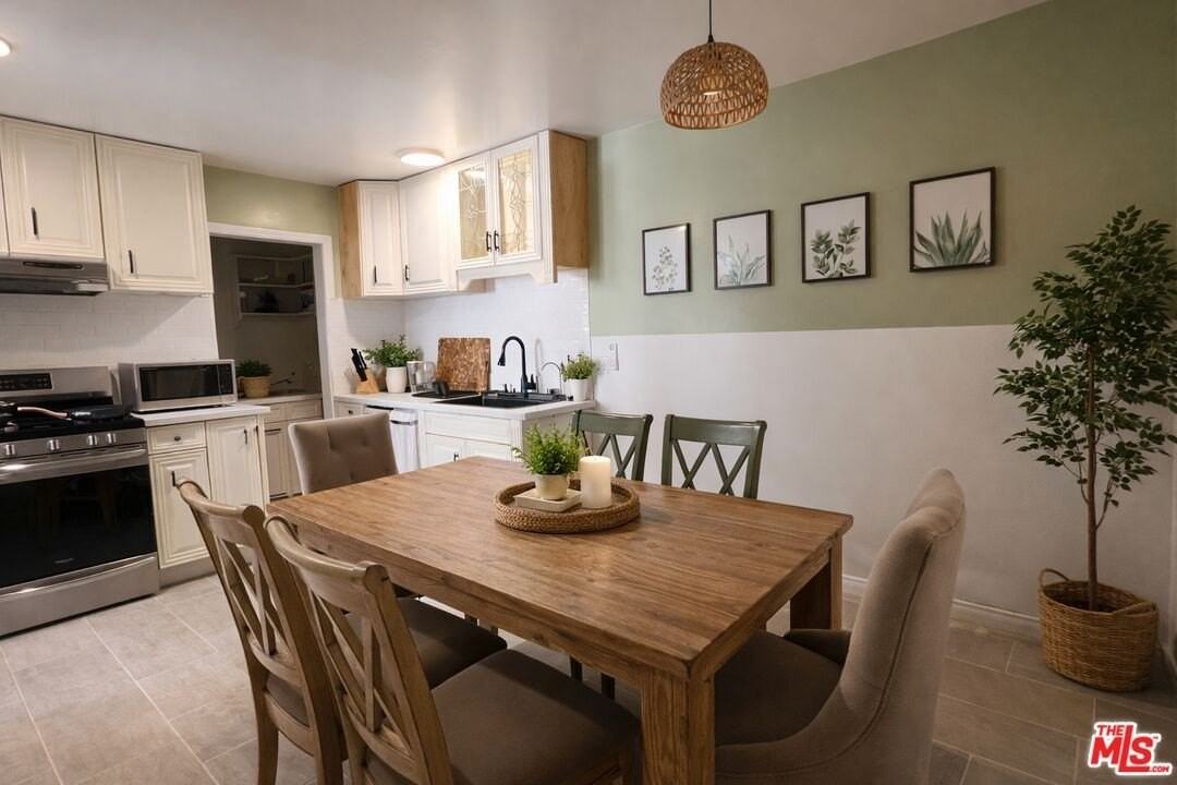 522 Westminster Ave - Photo 3 of 12