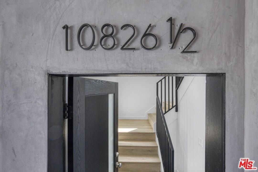 10826 1/2 Hesby St - Photo 3 of 28