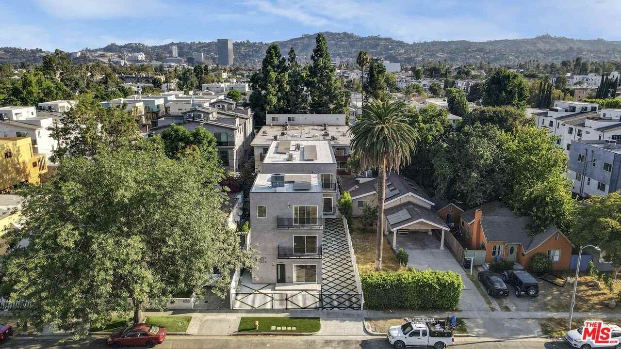 10826 1/2 Hesby St - Photo 5 of 28