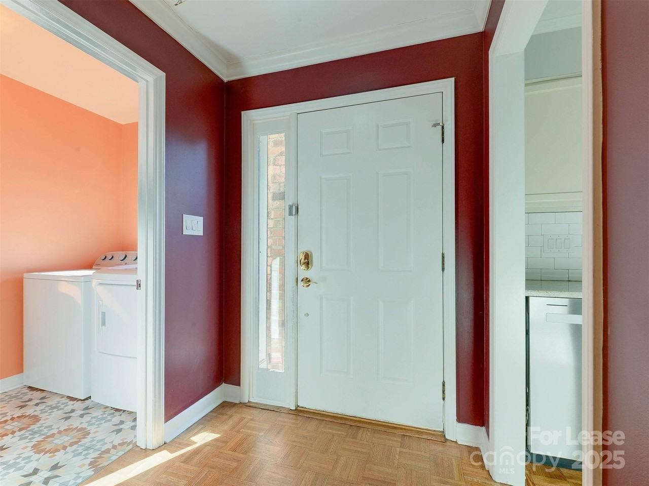 527 Hawthorne Ln Unit 8 #8 - Photo 4 of 40