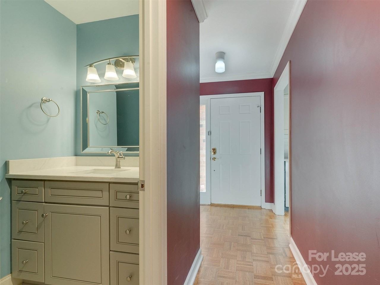 527 Hawthorne Ln Unit 8 #8 - Photo 5 of 40