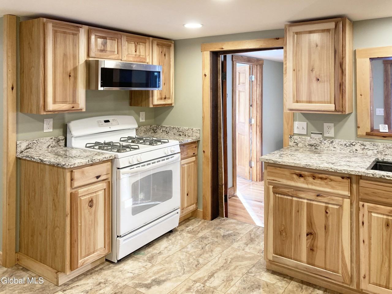 107 Patten Mills Rd - Photo 2 of 33