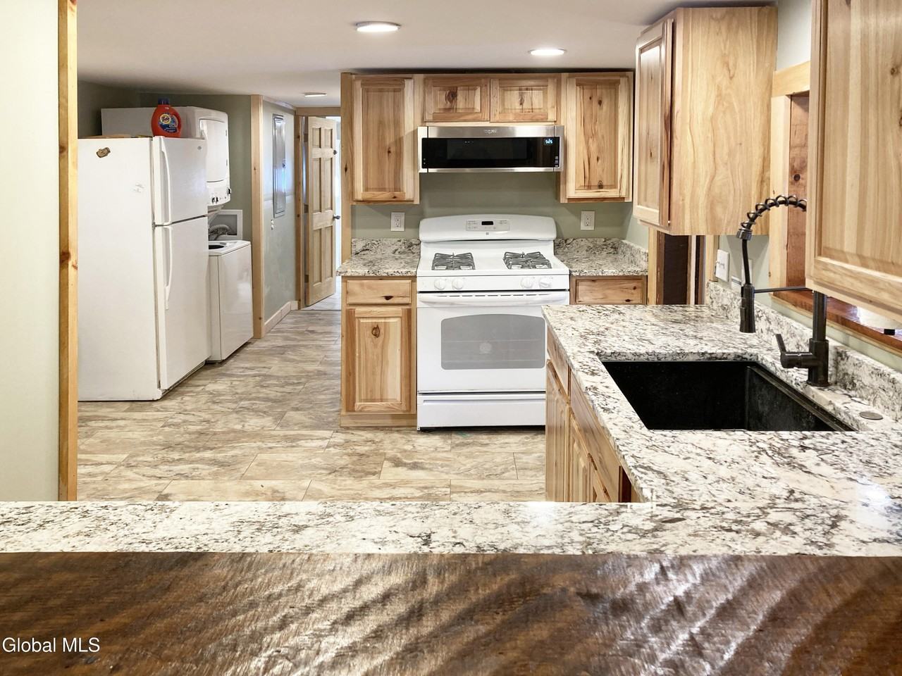 107 Patten Mills Rd - Photo 3 of 33