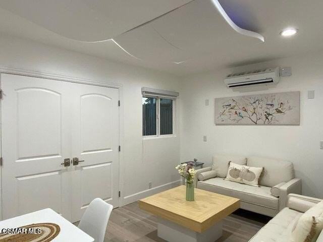 535 Danville Ave Unit B #B - Photo 4 of 18