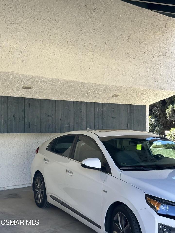 1831 Foursite Ln Apt 11 #11 - Photo 2 of 2