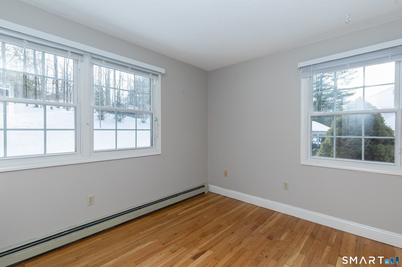 10 Apple Tree Rd - Photo 6 of 32