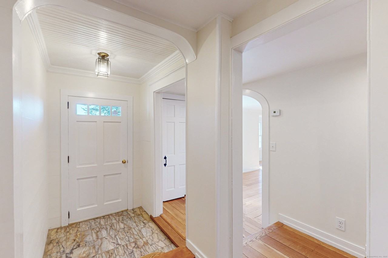 88 5 Mile River Rd - Photo 4 of 39