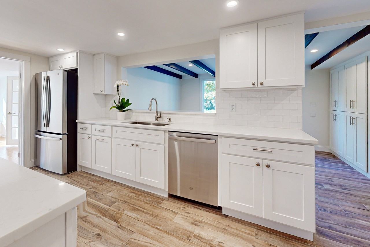 88 5 Mile River Rd - Photo 5 of 39