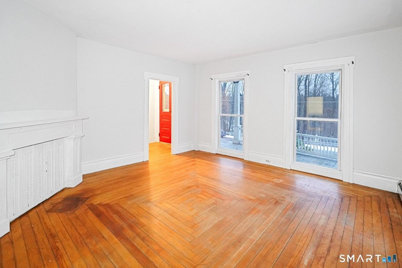 30 Edgewood St - Photo 4 of 26