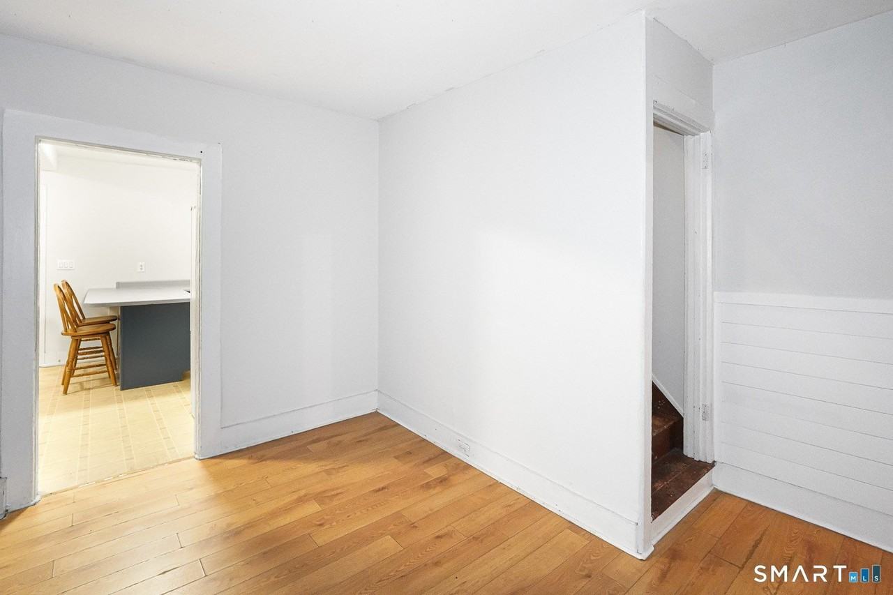 30 Edgewood St - Photo 6 of 26