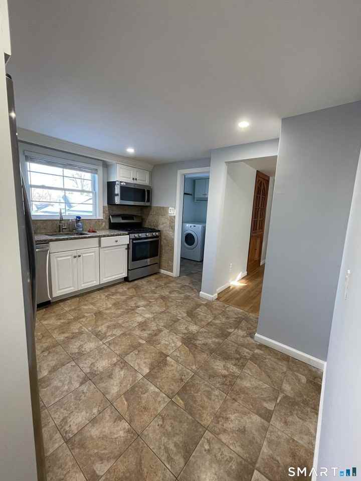 250 Swanson Ave - Photo 7 of 26