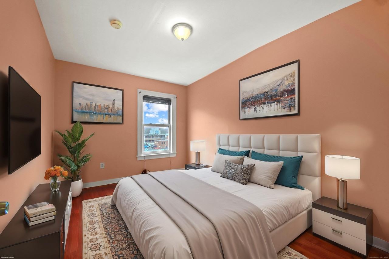 360 Main St #3B - Photo 5 of 24