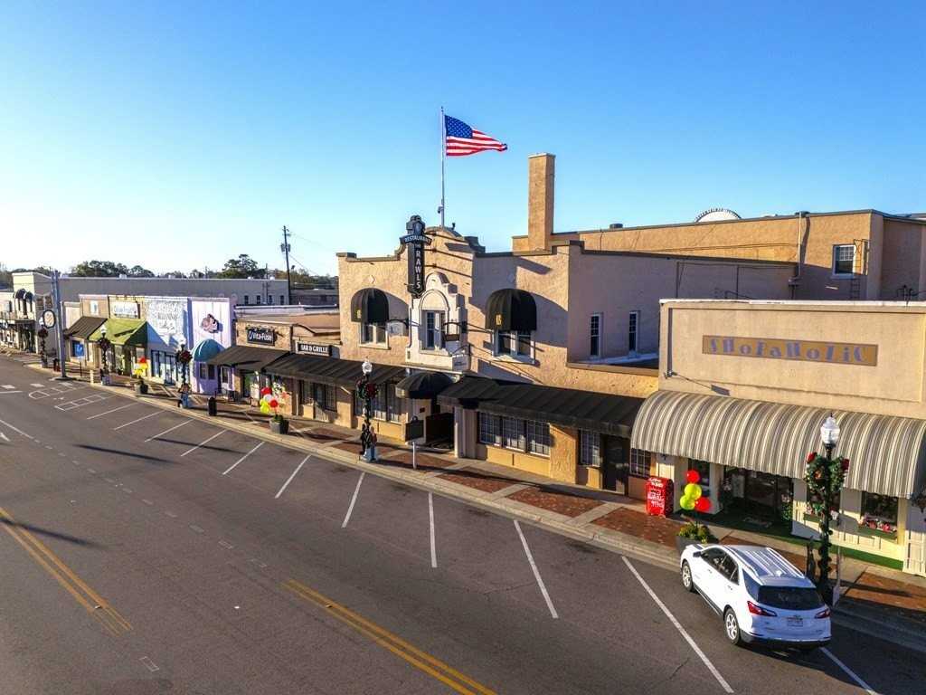 116 S Main St - Photo 2 of 24