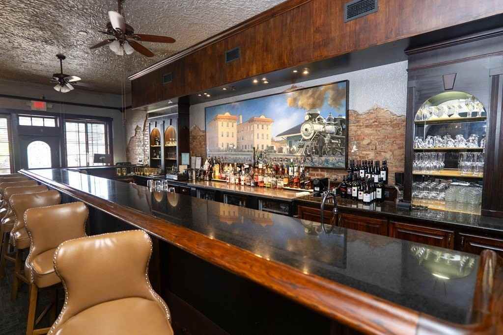 116 S Main St - Photo 5 of 24