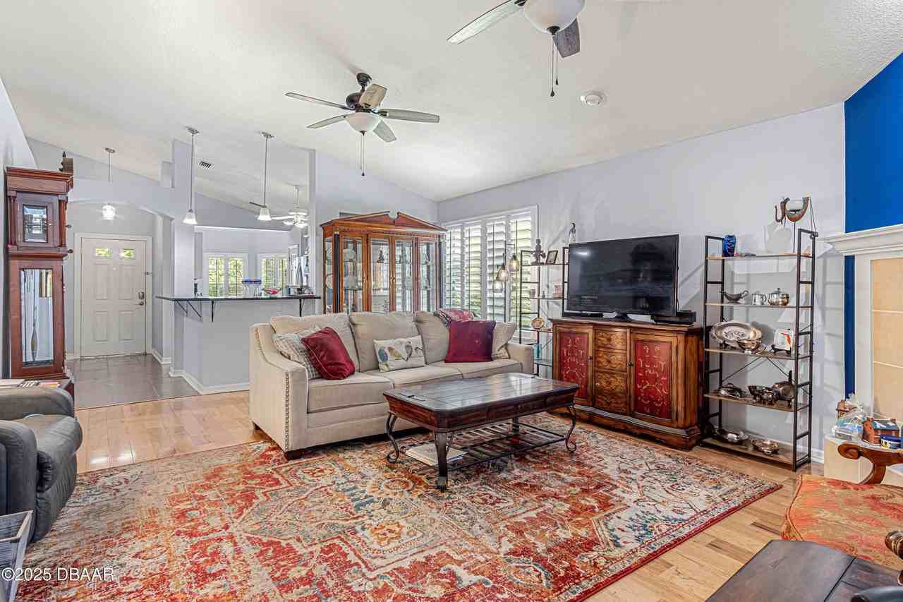 6 Oak Village Dr - Photo 3 of 50